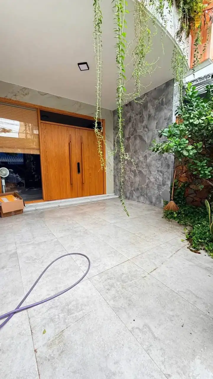 Дом 3 этажа 3 спальни 4 санузла 90 м²