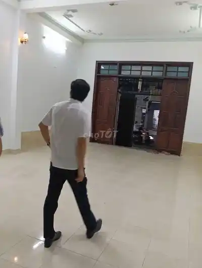 Дом 100 кв.м, фасад для бизнеса, ул. для грузовиков, Хиệp Bình Chánh, Thủ Đức