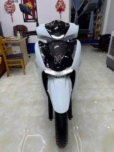 Honda SH 350i 2025 Белый Spotify 8000 км