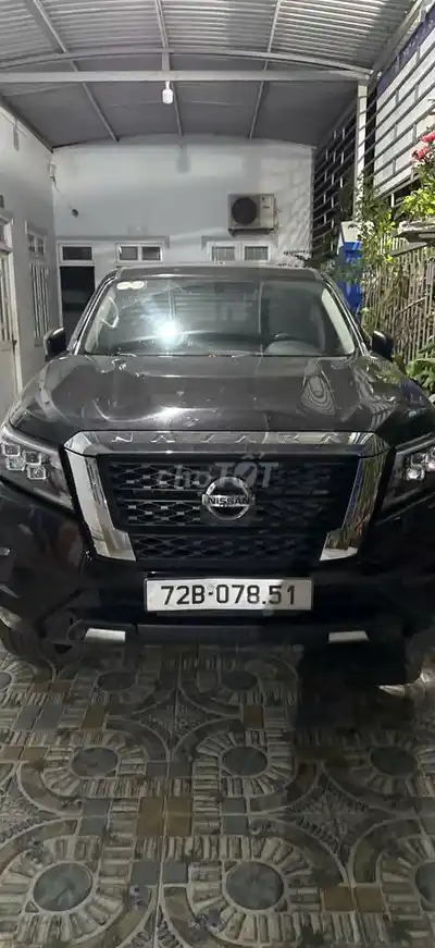 Nissan Navara 2021 двойная кабина, чёрный