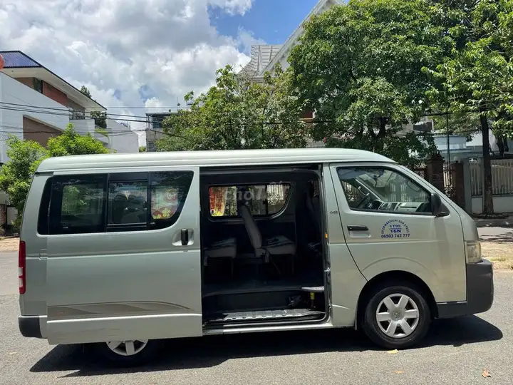 Toyota Hiace 2009 дизель серый 16 мест