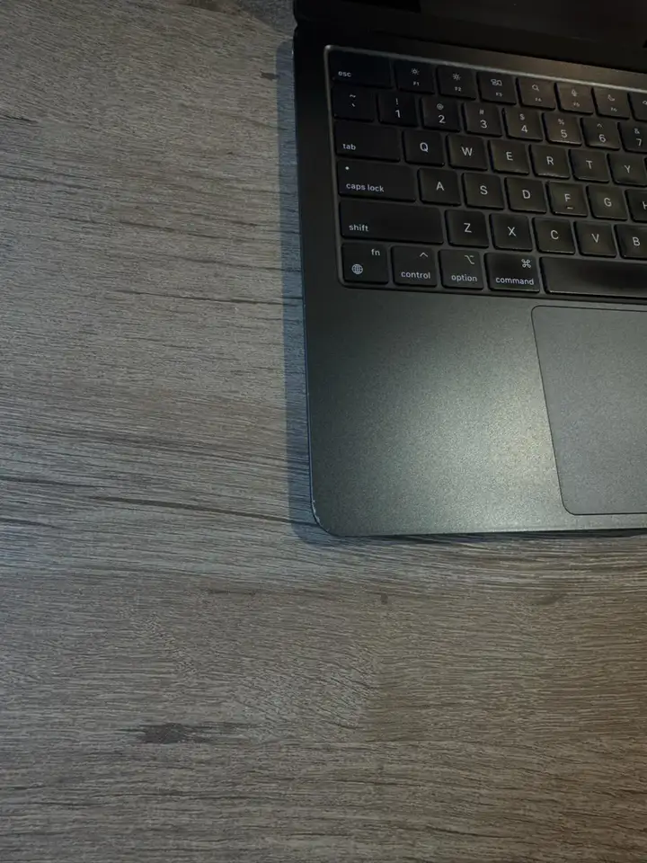 MacBook Air M2 13,6" (2022), Space Gray