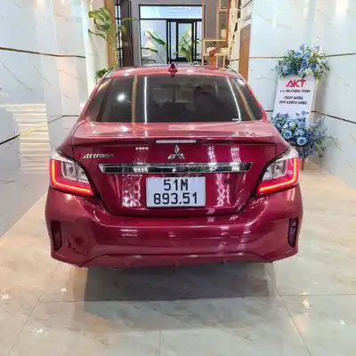 Mitsubishi Attrage CVT Premium автоматическая без дефектов