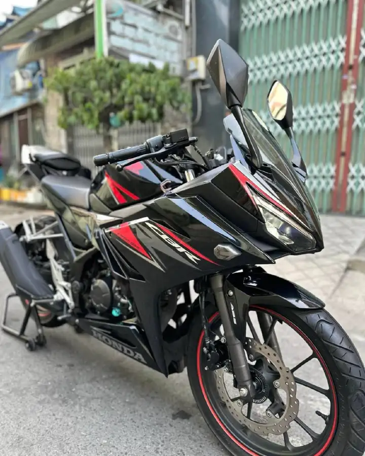 Honda CBR150R