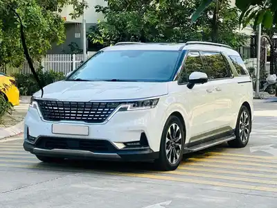 Kia Carnival Signature 2.2D 2023 года выпуска