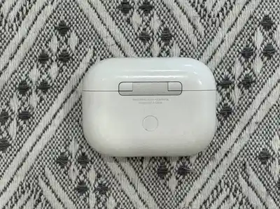 Apple AirPods Pro (1-го поколения)