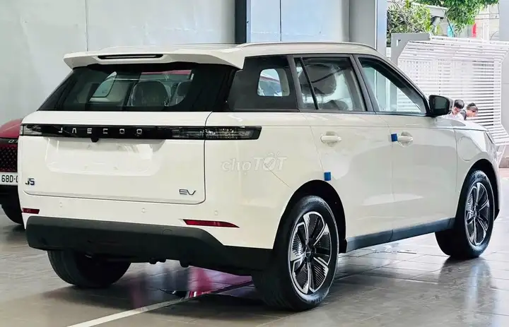 Электрический кроссовер JAECOO J5 BEV, белый