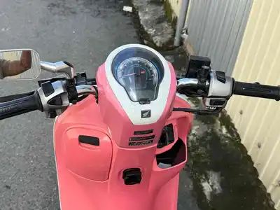 Honda Scoopy Club 12 бело-розовый