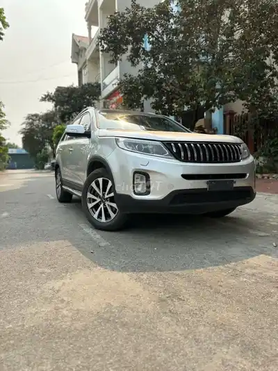 Kia Sorento 2015 2.4L бензин серебристый 160000 км