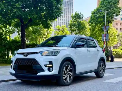Toyota Raize 2022 CVT 1.0 Turbo белый