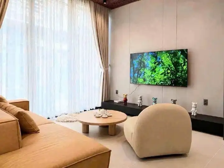 Дом 3 этажа 4 спальни 5 санузлов 60 м²