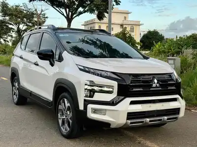Mitsubishi Xpander Cross 2025 Белый Пробег 33000