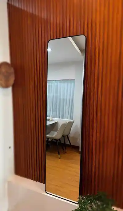 Продам зеркало, стеллаж, духи, шлем, пижаму