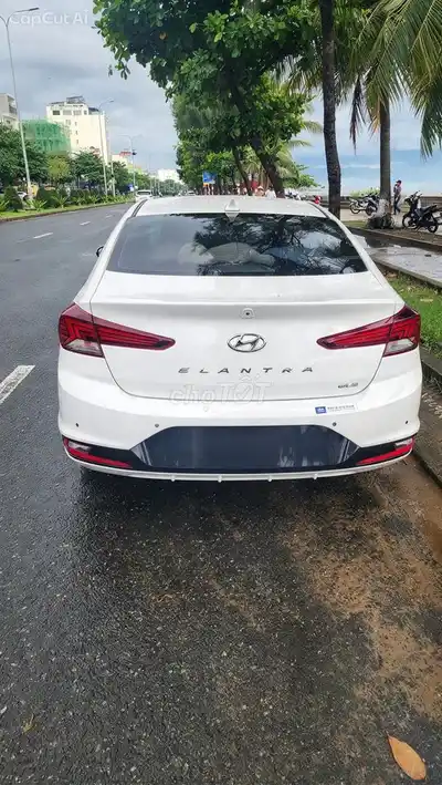Hyundai Elantra 1.6 AT 2020 Белый 50 000 км