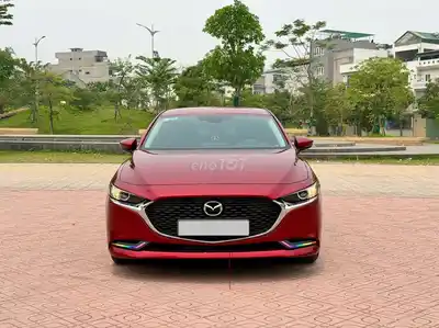 Mazda 3 Luxury 2023, молодежная, разумная цена
