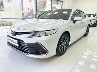 Toyota Camry 2.5 HEV Белая 2022 Гибрид Таиланд