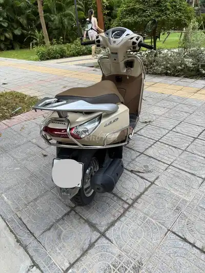 Honda Lead 2017 кремовый 66847 км
