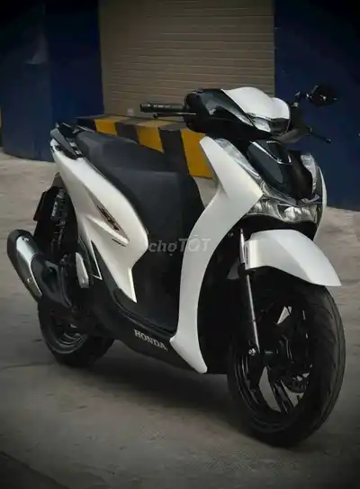 Хонда SH 160i ABS 2024 Черно-белая 13 000 км