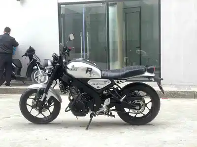 Yamaha XSR155 2023 7.000 км серый