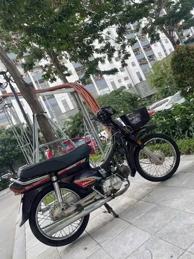 Honda Dream цвет бордовый