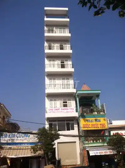 Комната на Huynh Tan Phat, просторная, недорогая