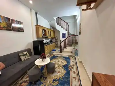 5-этажный дом для офиса/проживания, 30м2/этаж, рядом с Ho Guom Plaza