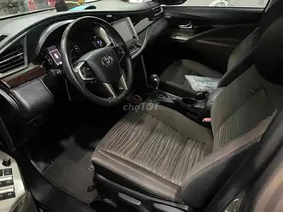 Toyota Innova 2023 G 28 200 км