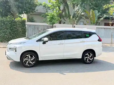 Mitsubishi Xpander Premium 2024 белый 77000 км