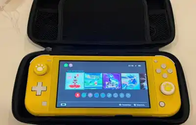 Sony PlayStation 5, Nintendo Switch Lite 128GB