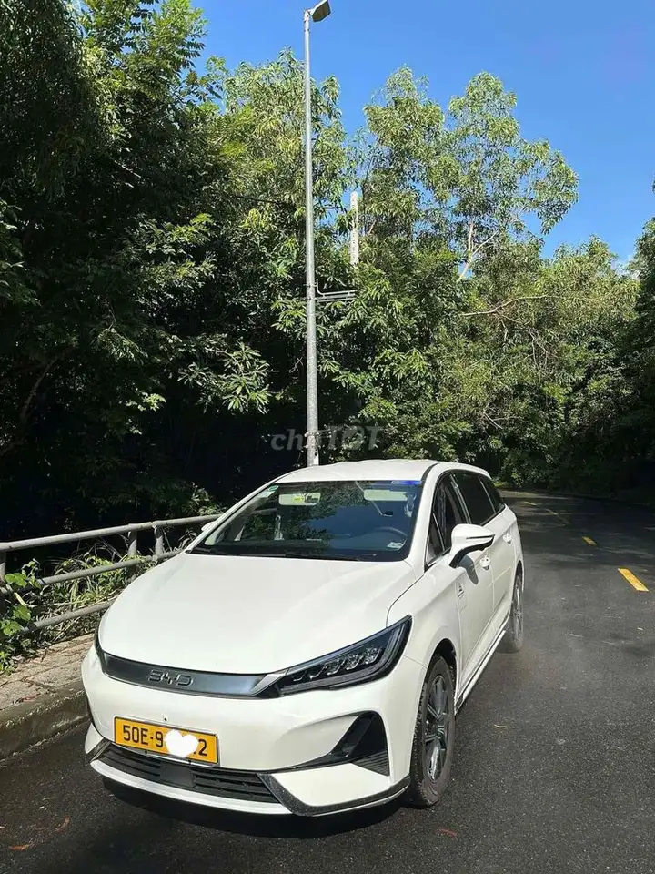 BYD M6 белый, 8 000 км