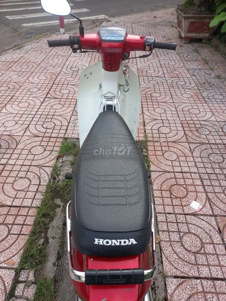 Honda Dream Thái 7-ступенчатая, красная