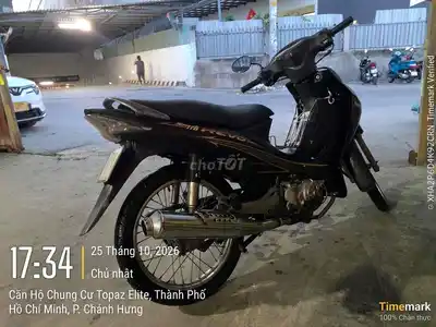 Черный мотоцикл Suzuki Revo Smash 110cc