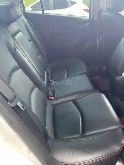 Mazda 3 2017 седан белый 30264 км