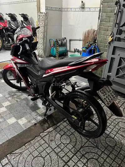 Honda Winner, красный, черный, главный морской владелец, машина Saigon ZJN