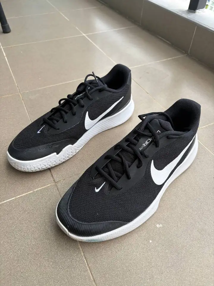 Теннисные кроссовки Nike Vapor