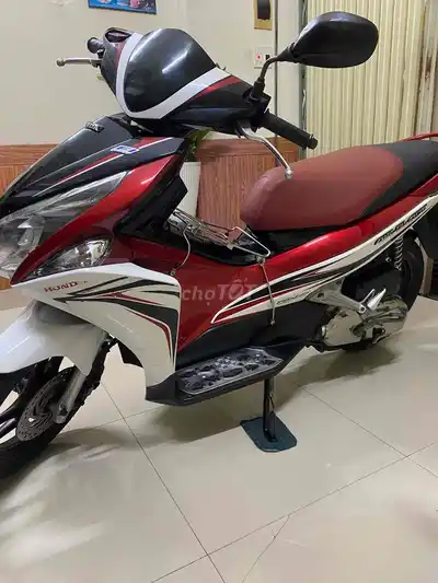 Honda Air Blade 2012, красно-черно-белый, госномер 43