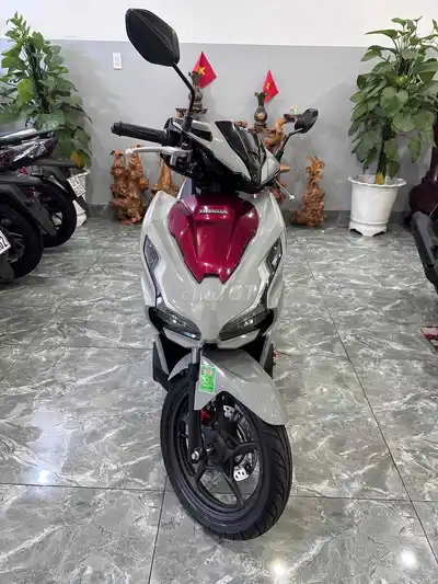 Honda AB 125 2024 Цементный серый 5400 км
