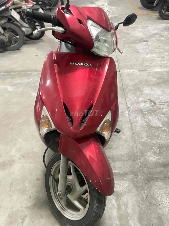 Honda Lead красный, скутер