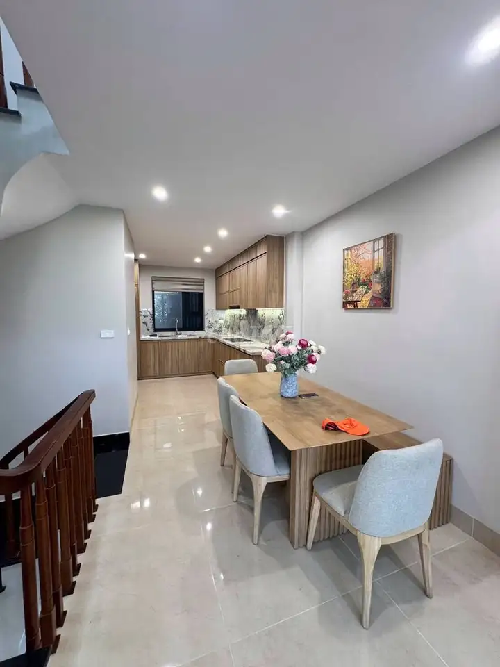 Bán nhà Việt Hưng, 80m², 4 tầng, sân vườn