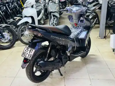 Мотосалон Thịnh Phát - Honda Air Blade 150 ABS серо-черный