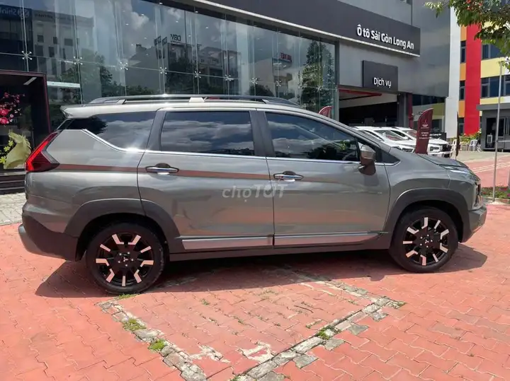 Mitsubishi Xpander Cross FL 2025 серый 32000 км