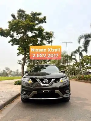 Nissan X-Trail 2.5SV 2017 черно-синий 98000 км