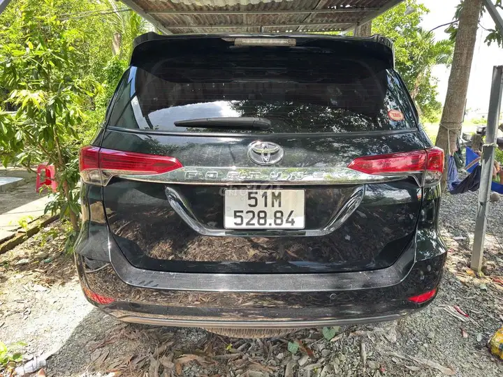 Toyota Fortuner 2.7V AT 2017 Черный 90000 км