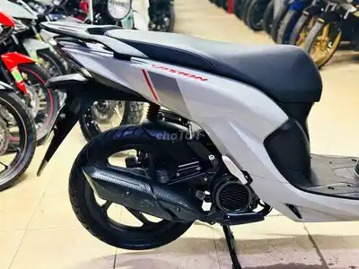 Мопед Honda Vision 110, серый цемент, практически новый, 2026