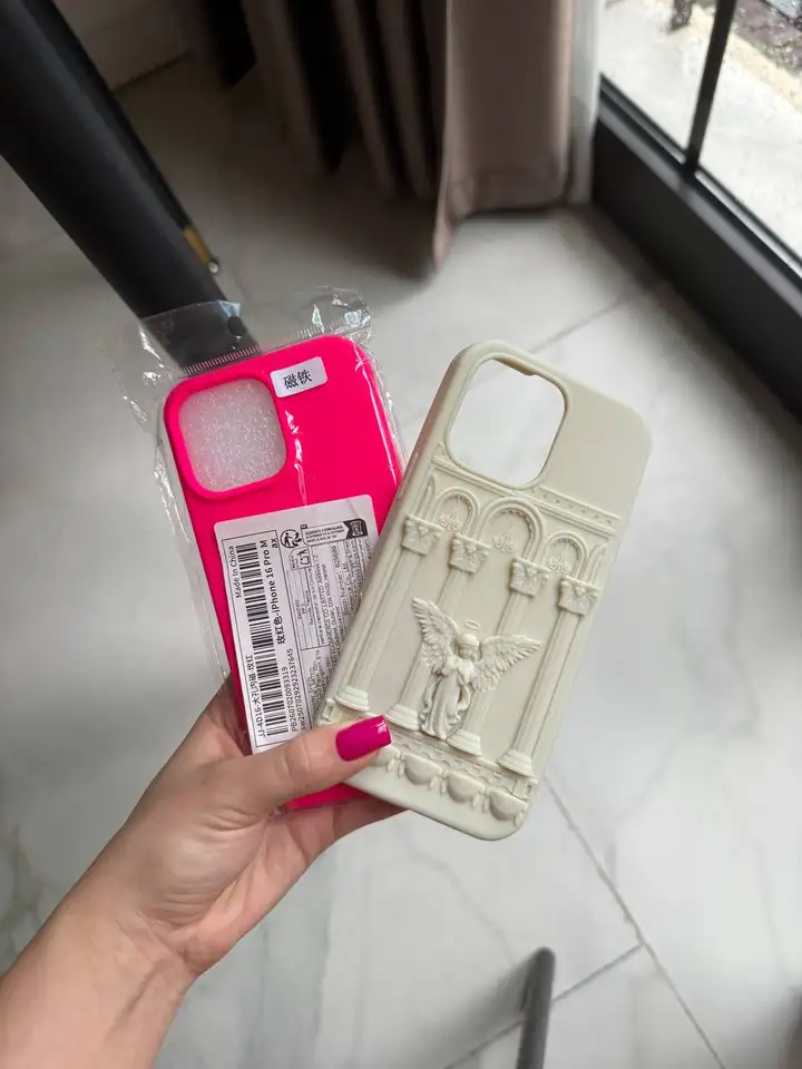 Чехол на iPhone 16 Pro Max