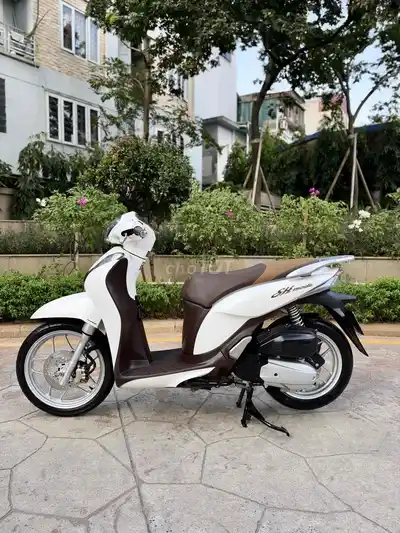 Honda SH Mode 2019 белого цвета