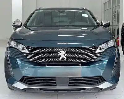 Peugeot 3008 Premium 2024 Синий 13 000 км
