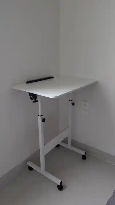 Рабочий стол складной с регулировкой высоты 60x40
