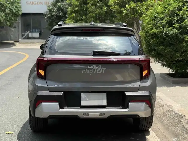 Kia Sonet 1.5L Luxury 2025, почти новый, пробег 16 000 км