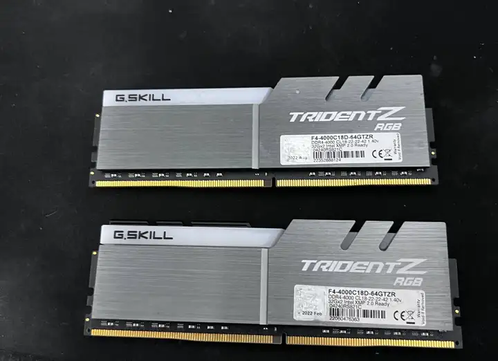 G.Skill Trident Z RGB F4-4000C18D-64GTZR